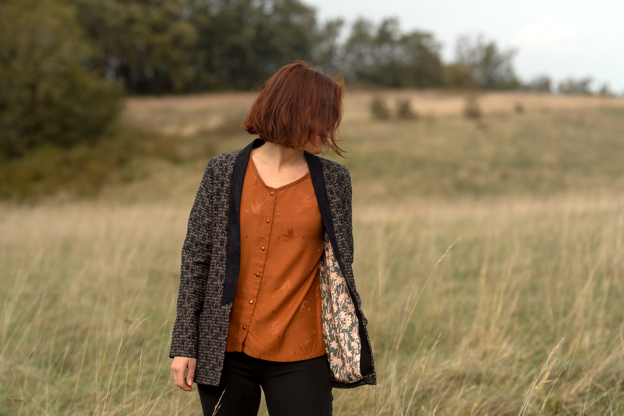 veste maison fauve cousue dans le tissu jacquard asphalte églantine et zoé
